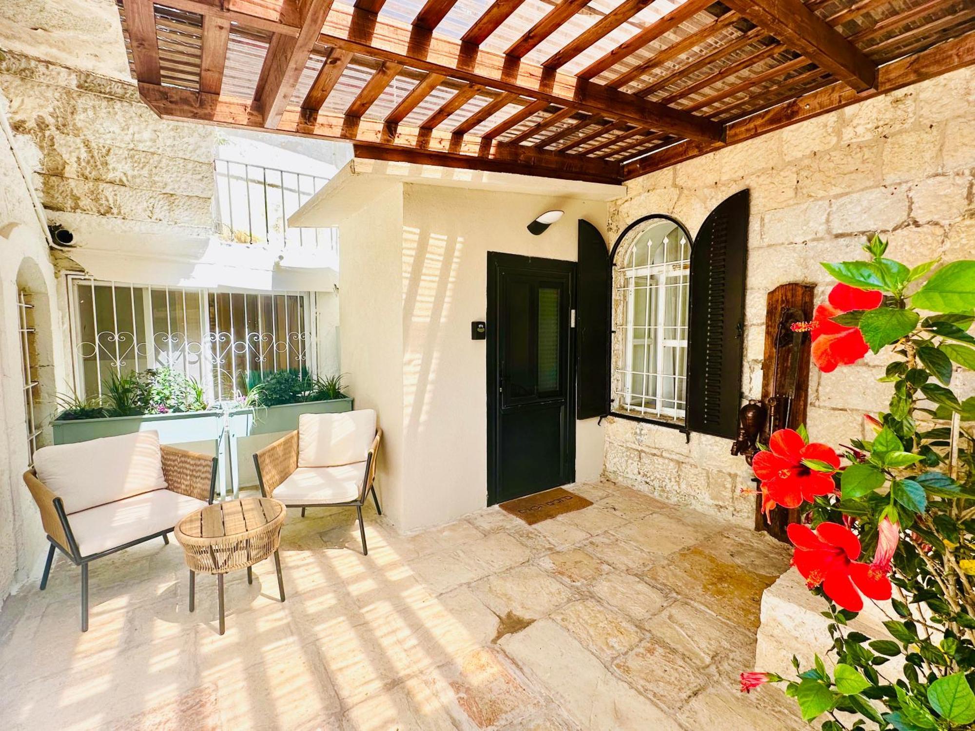 Mamilla View- Suites & Apt Hotel Yerusalem Bagian luar foto